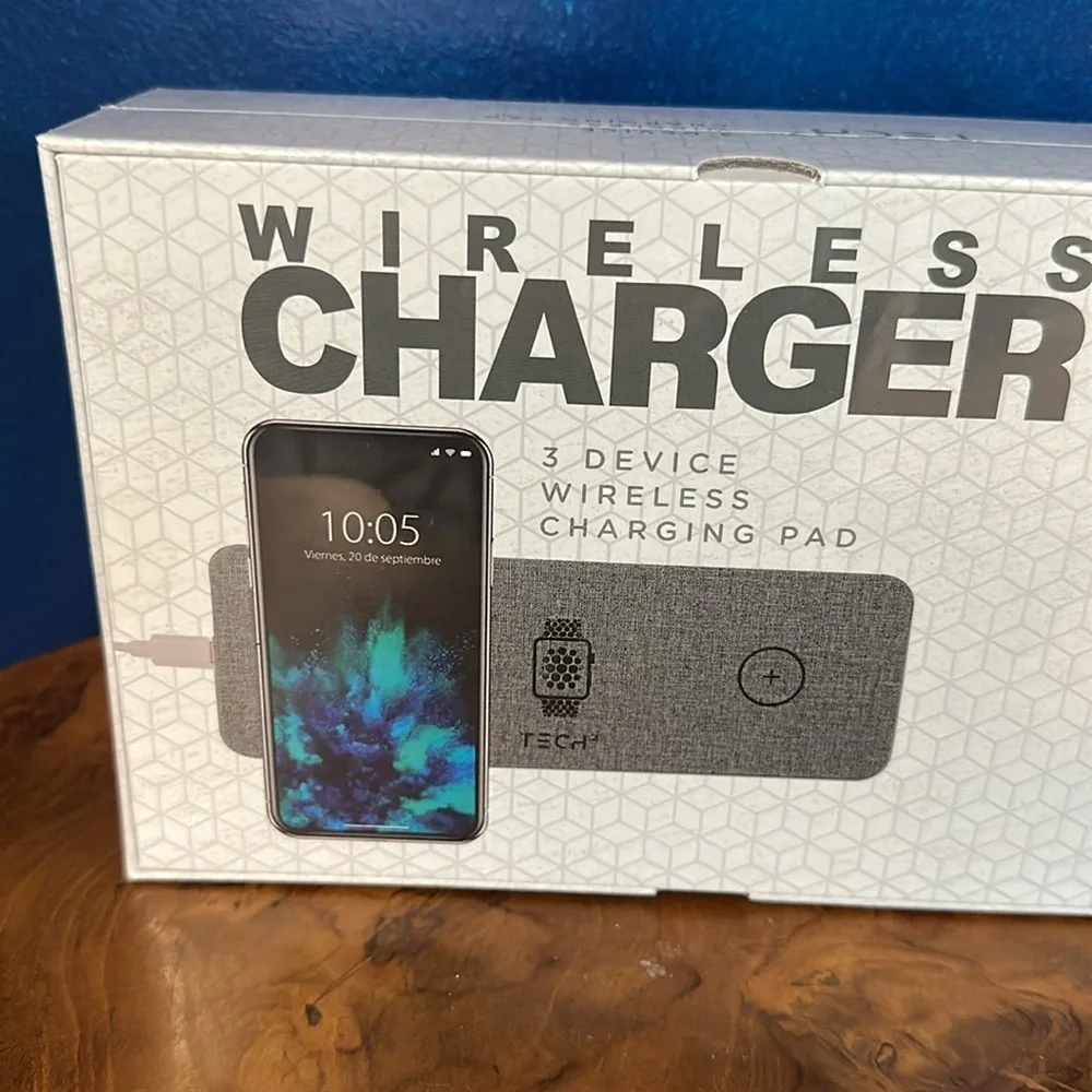 New Factory Sealed Tech2 Wireless Charger 3-Device Charging Pad